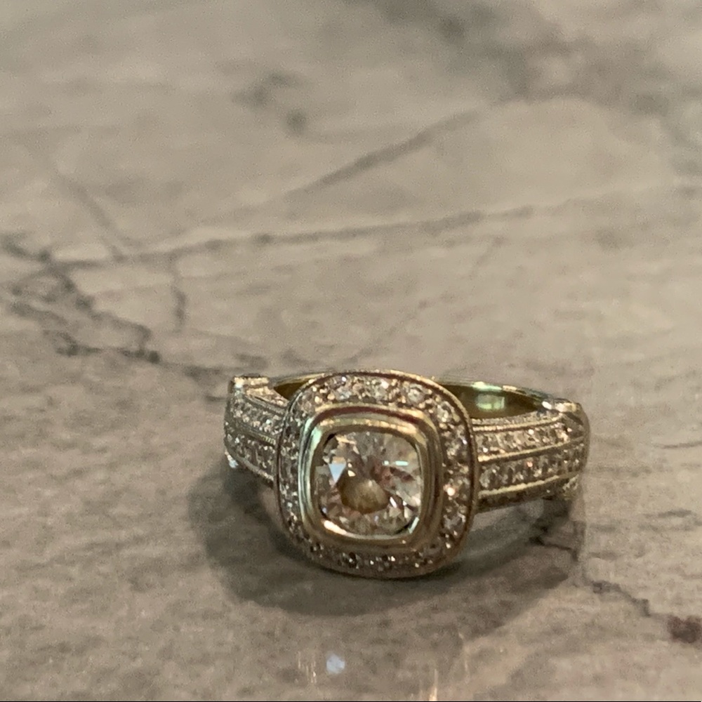 Stunning Vintage Engagement ring!